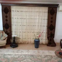 پرده همراه با بالن و کتیبه