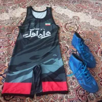 دو بنده و کفش کتونی کشتی