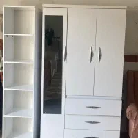 کمد و کنابخانه تمیز