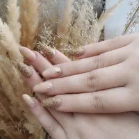 کاشت ناخن فقط ۱۹۹ ت ،رنگ و لایت