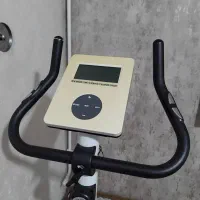 دوچرخه ثابت ورزشی