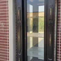 کمدشیشه ای