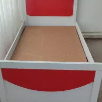 تخت نوجوان