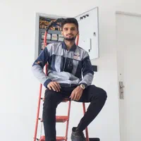 خدمات برق ساختمان و صنعتی زارعی /برقکاری/ برق کش