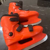 کفش اسکی رو یخ ( پاتیناژ)