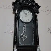 ساعت دیواری مشکی
