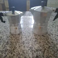 ۲ عدد موکاپات ۱ و ۴ کاپه