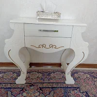 میز کنار سالن