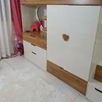 تخت کم جا