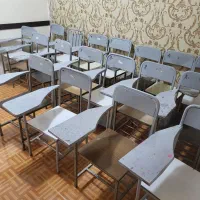 صندلی فلزی دانش‌آموزی