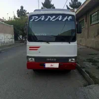 یک دستگاه مینی بوس a60