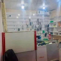 مغازه با دکور و وسایل موبایلی همه چیز تکمیل