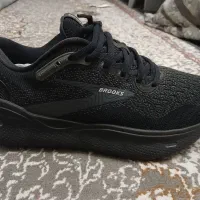کتونی اورجینال بروکس BROOKS  سایز ۴۱