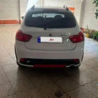 کوئیک ۱۴۰۱ سفید قرمز