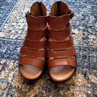کفش صندل چرم زنانه