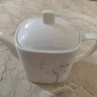 قوری چینی در حد نو