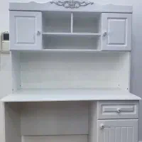 کتابخانه ومیز تحریر