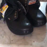 ۱جفت کفش کار ایمنی نو
