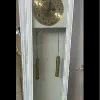 ساعت ایستاده سفید