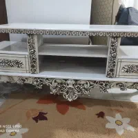 میزتلویزیون سالم بدون شکستگی