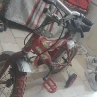 دوچرخه قرمز برای فروش