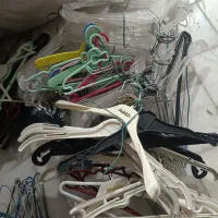 چوب لباسی . رخت آویز