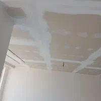 دو نفر استادکار نقاش ساختمان ماهر(کناف)