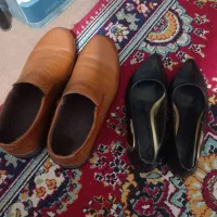دوجفت کفش یکی مردونه ویکی زنانه
