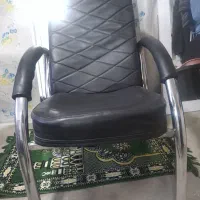 ۲ عدد صندلی انتظار اداری / کنفرانسی چرمی مشکی