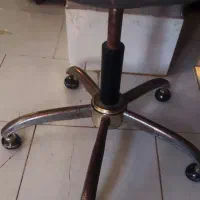 دوعدد صندلی