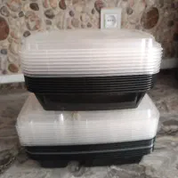 تعدادی ظرف غذا