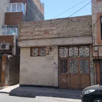 منزل‌ ویلایی طبرسی شمالی یک ،کنار کتابخانه