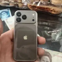 یک عدد گوشی ایفون ۱۷