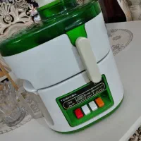 آبمیوه گیری مارک توشیبا قدیمی کاملا سالم و در حد