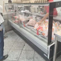 فروشنده غرفه مرغ و الایش گوسفندی