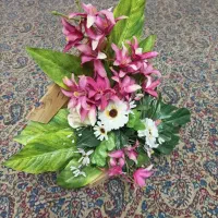 سبد پر از گل