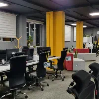اجاره فضای کار، میز و صندلی اشتراکی