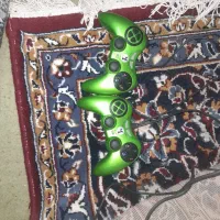 ۱ عدد دسته بازی کامپیوتر و ۳  کیبورد و ۲ موس