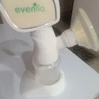 فروش شیردوش شارژی Evenflo در حد نو