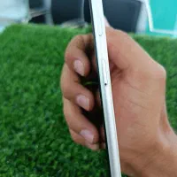 گوشی آیفون SE