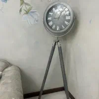 ساعت پایه دار