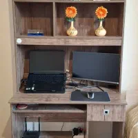 میز کامپیوتر کتابخانه دار در حد نو