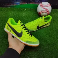 TOMN 6۸۸ CR7 کفش فوتبال اصلی