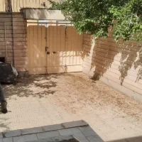 خانه حیاط دار بزرگ