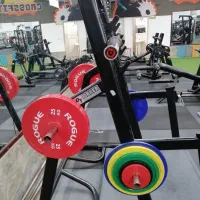 باشگاه جاروکش با دستگاه بدنسازی mbh