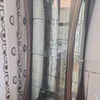 ویترین چوبی سالم بدون هیچ زده گی