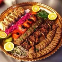 به یک کارگر ساده یا کمک آشپز نیازمندیم