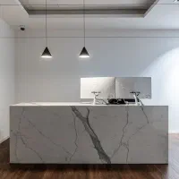 نگهبان شیفت شب آقا بازنشسته ساکن لواسان