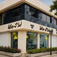 ملک تجاری سه‌طبقه در خیابان سلیمانی
