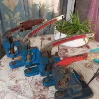 دستگاه دکمه زن